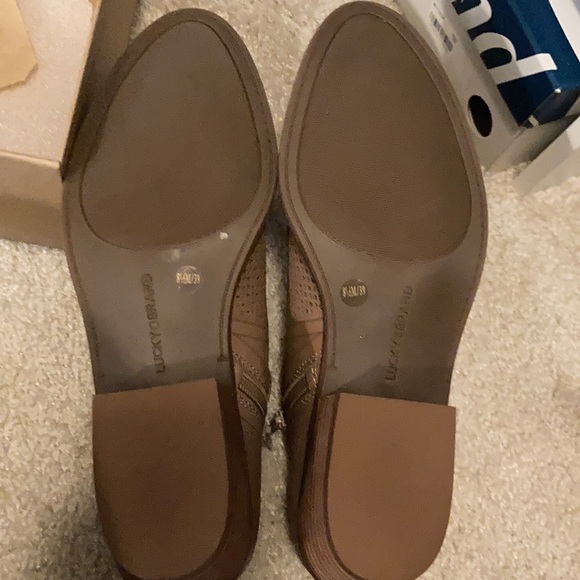 Brand new never worn 8.5m LK-Feyan color: dove Amsterdam lucky brand shoes - Picture 2 of 4